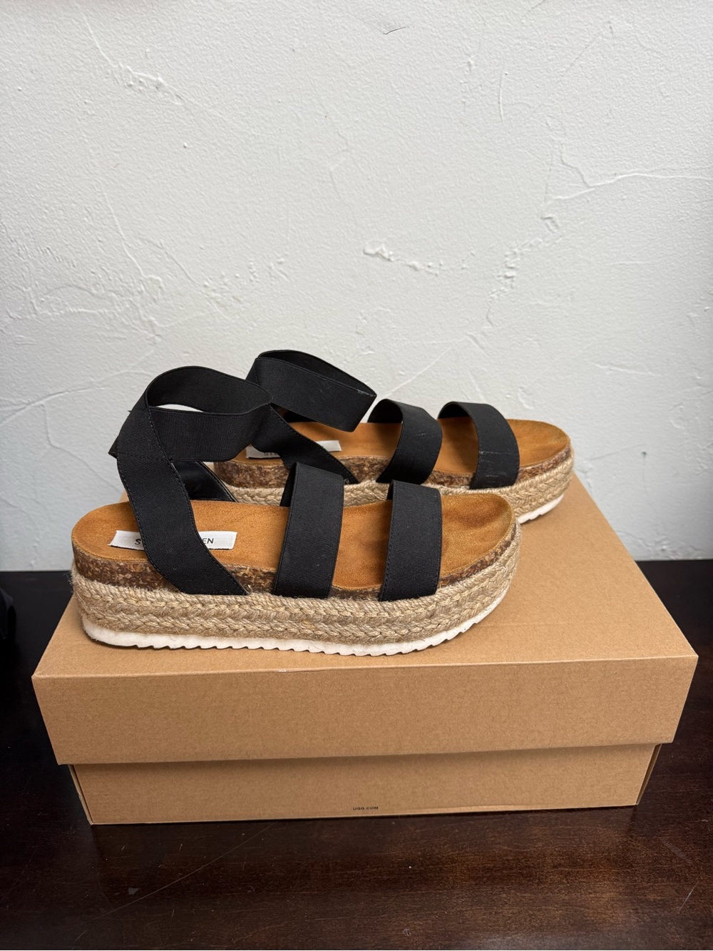STEVEN MADDEN platform sandals